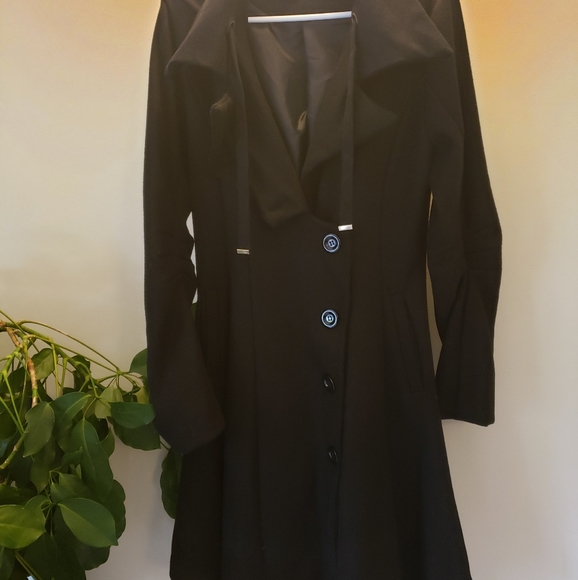 Black wool coat - Picture 1 of 3